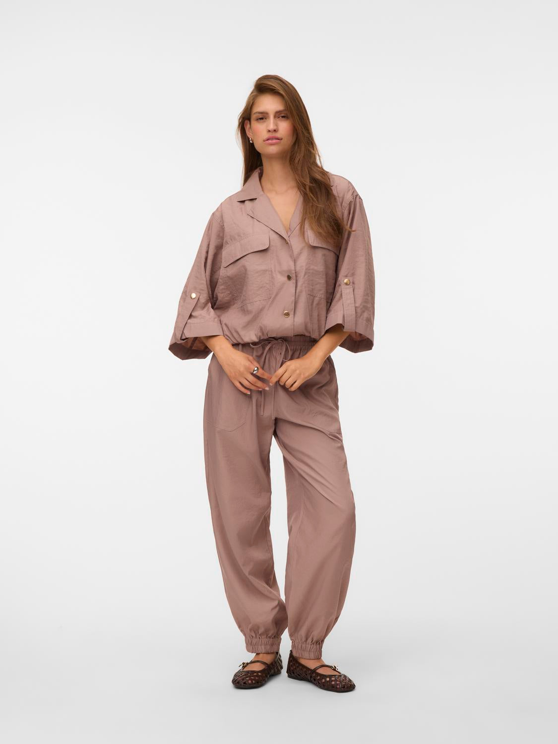 model_shot-front